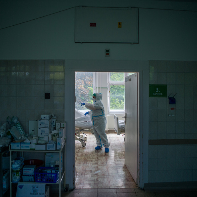 Az ápolók úgy érzik, a teljes bizonytalanságba taszították őket