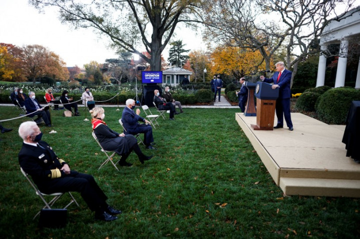 Trump elnök a Fehér Ház Rózsakertjében tart sajtótájékoztatót november 13-én. Forrás: Reuters 