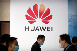 A Huawei eladta a Honort, hogy arra ne vonatkozzanak az amerikai szankciók