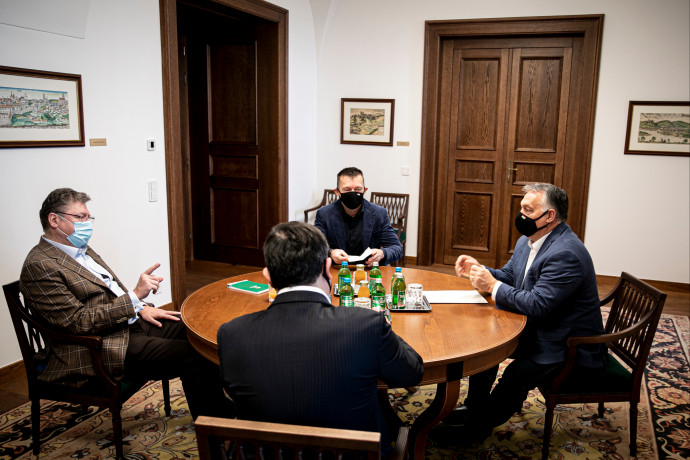 Parraghék két évre elengednék az iparűzési adót, és befagyasztanák a többi önkormányzati adót, hogy azokkal ne lehessen kompenzálni