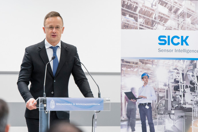 Szijjártó Péter szerint a keresztényellenes támadások elfogadottabbak a liberális mainstream számára