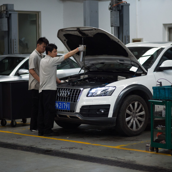 A kínai autóvásárlók elkezdték kihúzni a gödörből a magyar járműgyártást