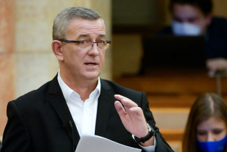 Kizárták a parlamenti vitából a jobbikos Szilágyi Györgyöt, mert gerinctelen hazudozónak nevezett egy KDNP-s képviselőt