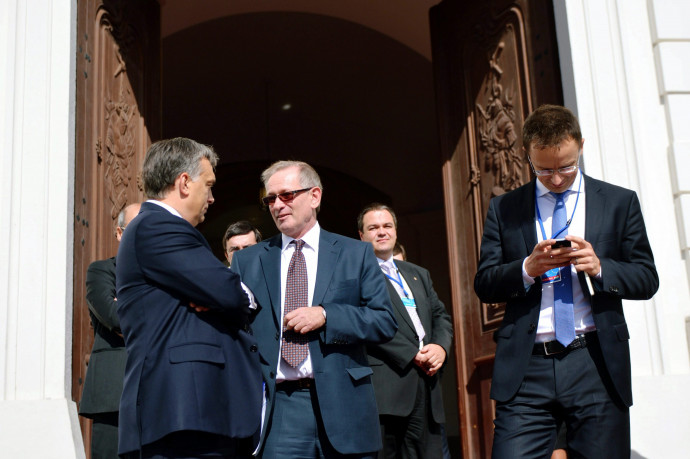 Leléptetik Orbán fontos háttéremberét, aki mindig csendben elsimította a dolgokat Brüsszellel