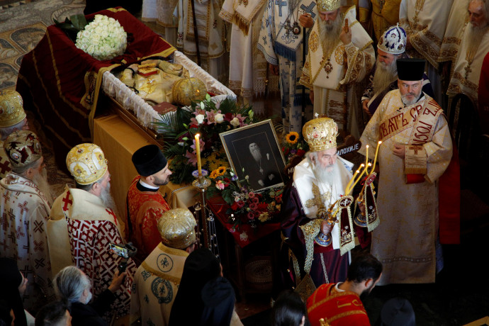 Irinej pátriarka november 1-jén a montenegrói ortodox egyházfő, Amfilohije temetésén tartott szertartást – Fotó: Stevo Vasiljevic / Reuters