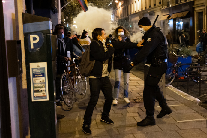 Sokkolónak nevezte a francia belügyminiszter a sátras menekülttábor felszámolásáról készült videókat