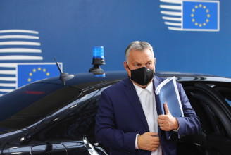 Hitler és Sztálin után Orbán Viktorral kell szembeszállnia Európának, írják ellenzéki EP-képviselők