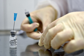 95 százalékos hatékonyságról számoltak be az orosz vakcina fejlesztői