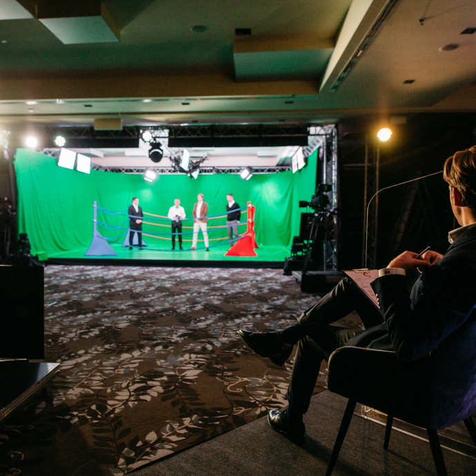 Harmadszor kerültek idén padlóra, most online karácsonyi bulikban bíznak