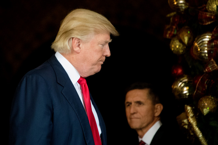 Elnöki kegyelmet kapott Trump korábbi nemzetbiztonsági tanácsadója