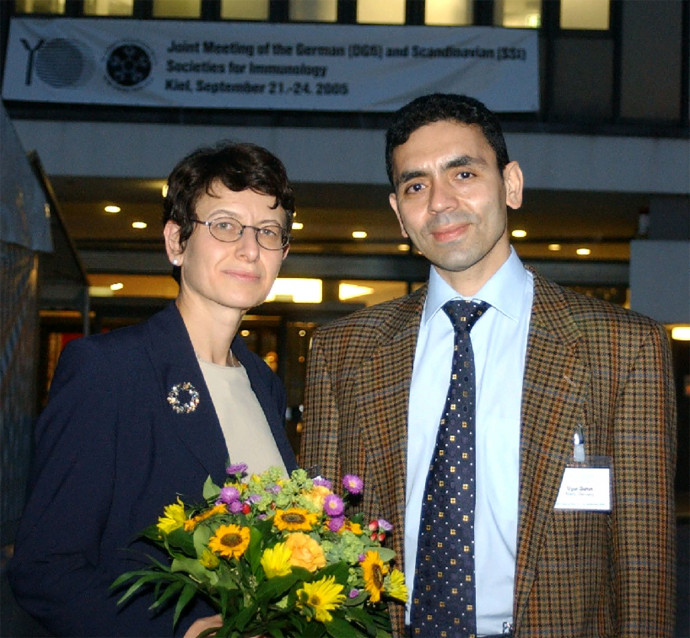 Özlem Türeci és Ugur Sahin egy díj átvétele után 2005-ben – Fotó: Peter Pulkowski / Johannes Gutenberg University of Mainz