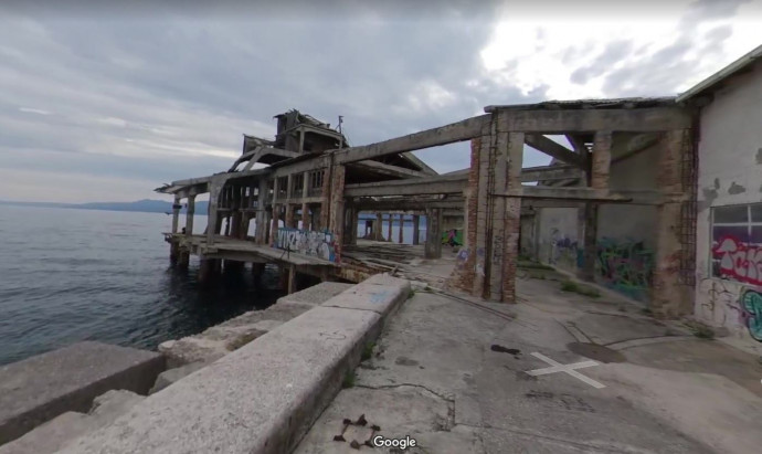 A torpedógyár akkor és most. Forrás: Google Maps