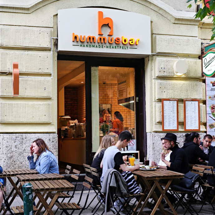 A válság ellenére itthon és Európában is bővít a Hummusbar