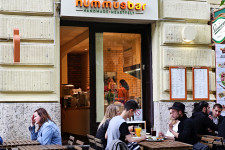 A válság ellenére itthon és Európában is bővít a Hummusbar