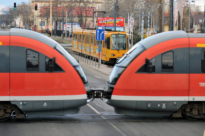 Műszaki hiba miatt akasztotta le két hátsó kocsiját A MÁV egyik vonata Ócsa és Felsőpakony között