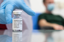 Megvannak a védőoltások, most jön a neheze