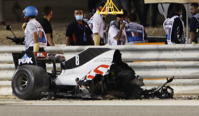 Grosjean kettészakadt autójának hátsó feleFotó: Hamad I Mohammed / Reuters