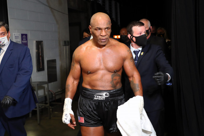 Be volt tépve a nagy visszatérő meccsén Mike Tyson