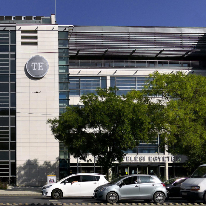 Fogy a hallgató és a pénz az egyetemeken, de a kormány kedvenceit nem kell félteni