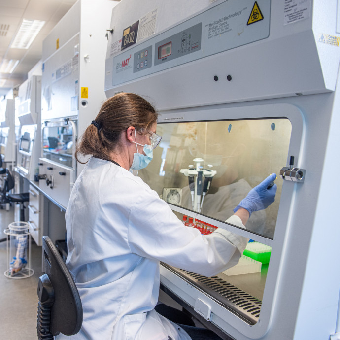 Hogyan lehet nyereséget elérni egy 3 dolláros koronavírus-oltáson?