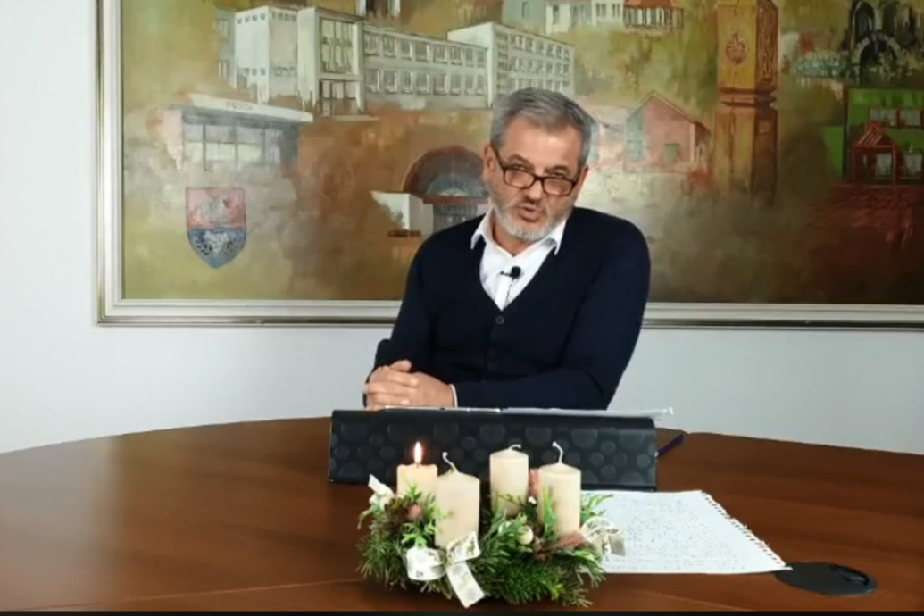 Nyolcmillió forintos jutalmat szavaztak meg a gyáli polgármesternek