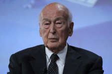 A koronavírus szövődményeibe halt bele Valéry Giscard d'Estaing volt francia elnök