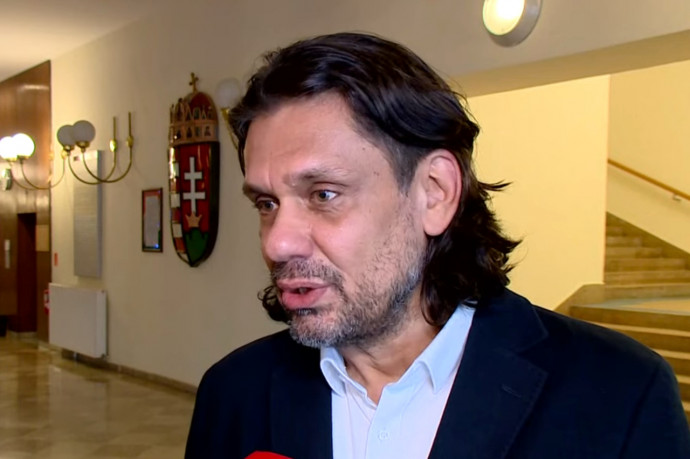 Deutsch: A Fidesz az a párt, aki nem kíván senkinek a hálószobájában kutakodni