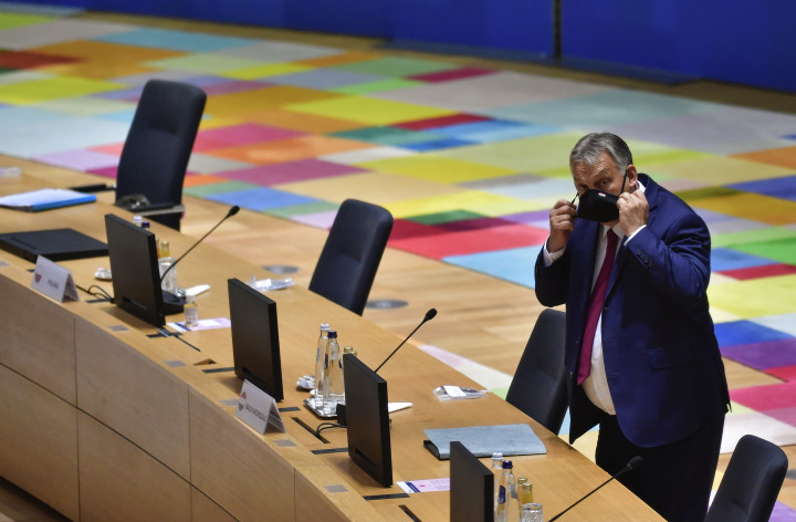 Orbán Viktor az Európa Tanács kerekasztalánál 2020. októberében, Brüsszelben – John Thys / POOL / AFP