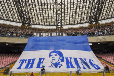 Mostantól Maradona-stadion a nápolyi San Paolo