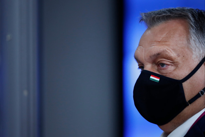 Orbán még nincs egyedül, de a lengyeleknél berezgett a léc