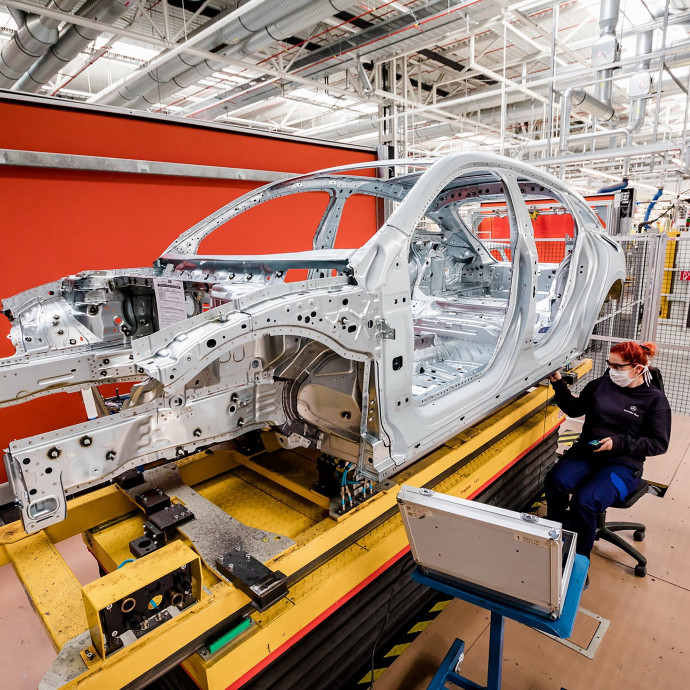 A német autóiparnak 6 százalékkal több megrendelése van, mint a járvány előtt, februárban