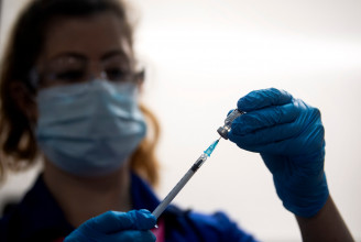 Biztonságosnak ítélték a Pfizer vakcináját az amerikai hatóságok