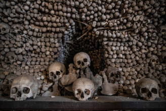 A kápolna, amit 40 ezer pestisáldozat csontjaival díszítettek ki