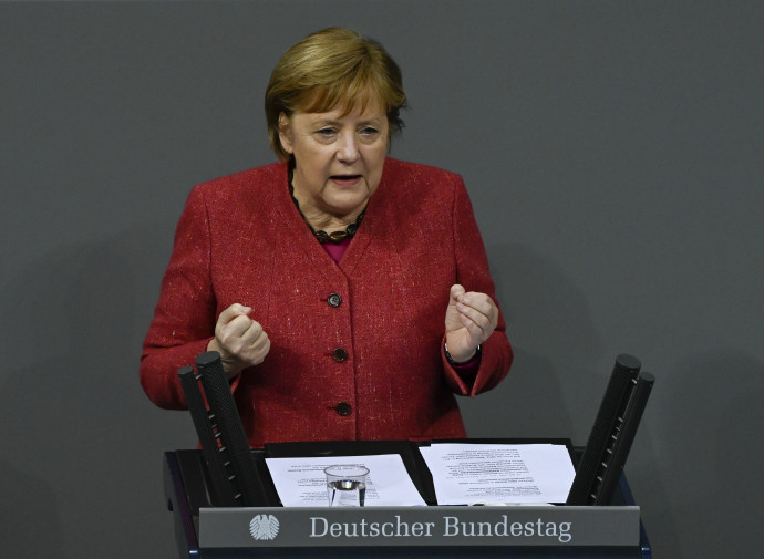 Angela Merkel a Bundestagban 2020. december 9-én, Berlinben – Fotó: Tobias Schwarz / AFP