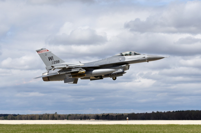 Lezuhant egy F–16-os Michiganben