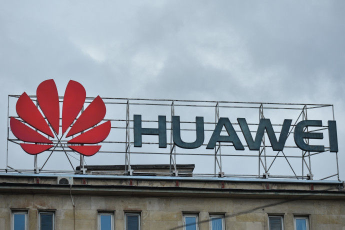 A Huawei technológiáját is használták az ujgur kisebbség megfigyeléséhez