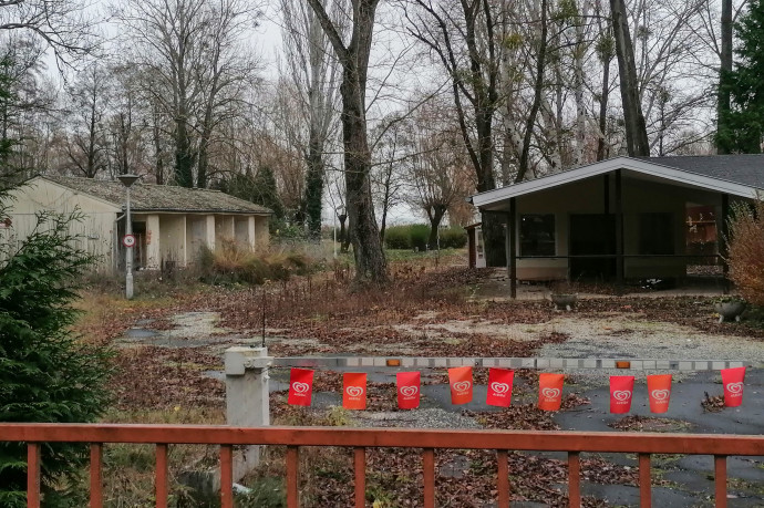 Tiltakoznak Keszthelyen, lerombolná a tájat egy gigalakópark a Balaton partján