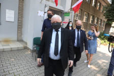 Szoros volt, de Kaczynski nem bukott el a bizalmatlansági szavazáson