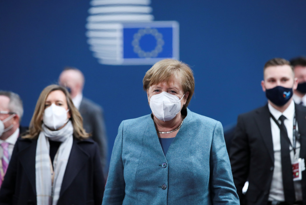 Angela Merkel érkezik az EU-csúcsra Brüsszelben – Fotó: Yves Herman / Pool / Reuters