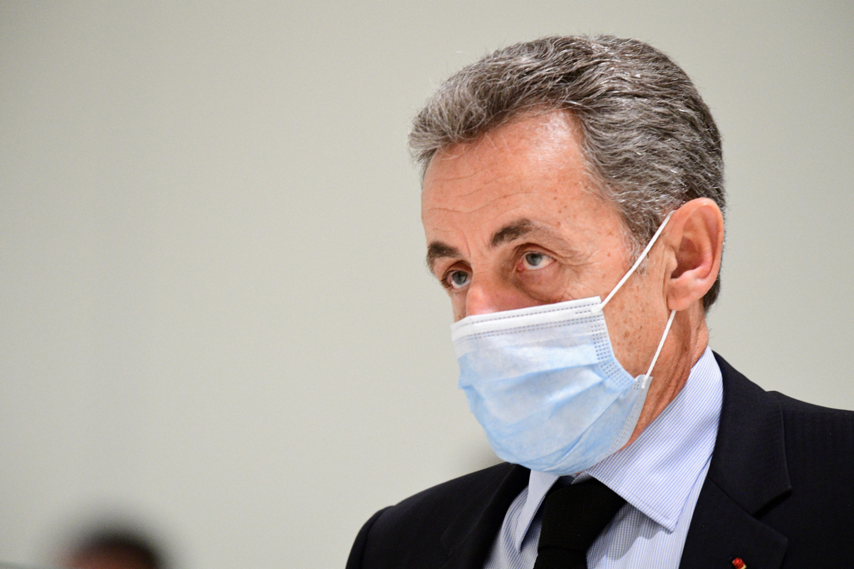 Három év börtönre ítélték Sarkozyt, ebből egy év letöltendő, két év felfüggesztett