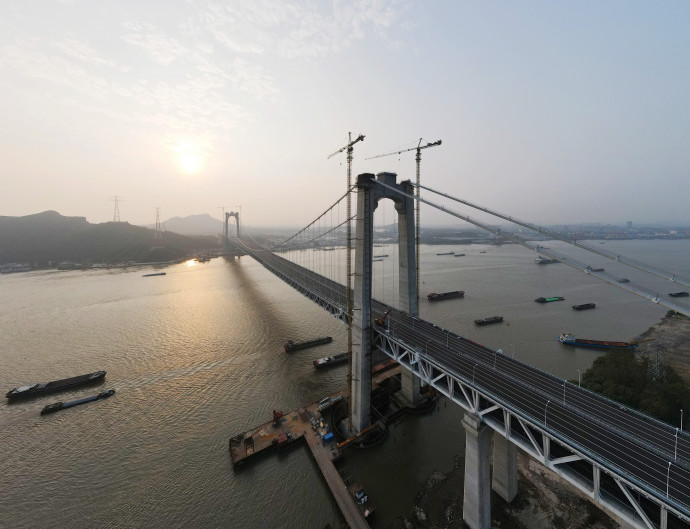 A Vufengsan–Jangce-híd egy évvel átadása előttFotó: Meng Delong / Xinhua via AFP