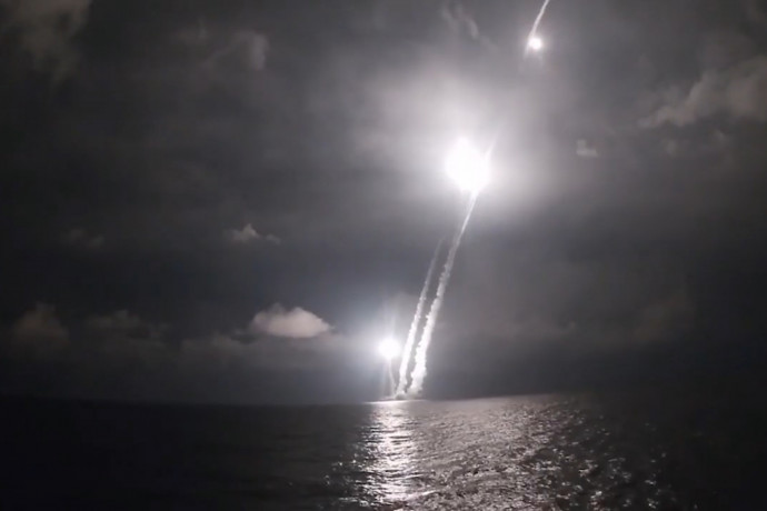 Négy ballisztikus rakéta kilövésével zárta a héten indult tesztjeit Oroszország