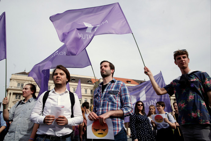 A Momentum szeretné, ha 18 év alattiak is szavazhatnának az ellenzéki előválasztásokon