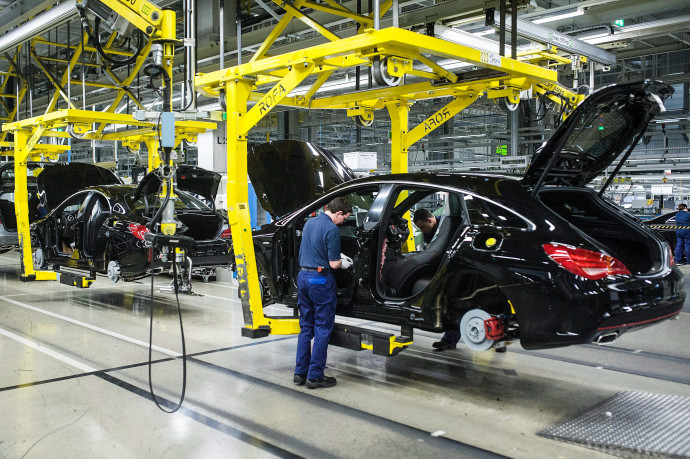 Tisztán elektromos hajtású Mercedes SUV-okat fognak gyártani Kecskeméten