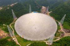 Bámulatos teleszkópszörny nyitja meg kapuit Kínában