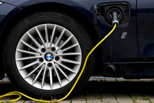 A BMW elektromos hajtású autókat fog gyártani az új debreceni gyárában