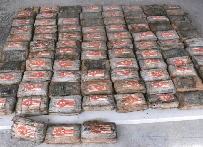 649 kiló kokaint találtak a szellemhajón – Fotó: Marshall-szigeteki rendőrség/AFP