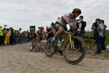 Ellopták Peter Sagan milliókat érő Roubaix-győztes kerékpárját