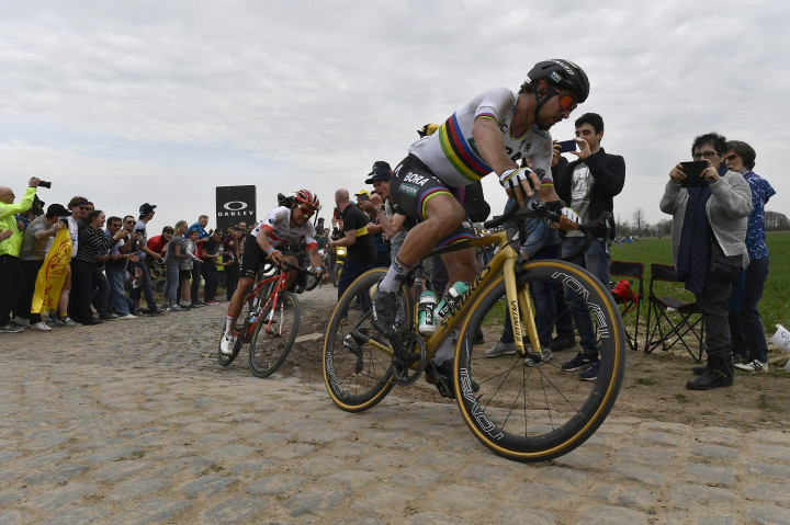 Peter Sagan a 2018-as Párizs-Roubaix versenyen április 8-án, Franciaországban – Fotó: JEFF PACHOUD / AFP