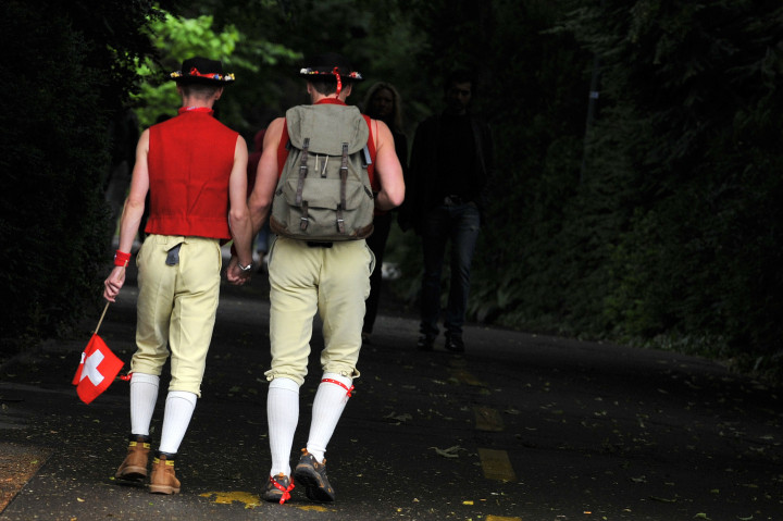 Engedélyezik az azonos neműek házasságát Svájcban